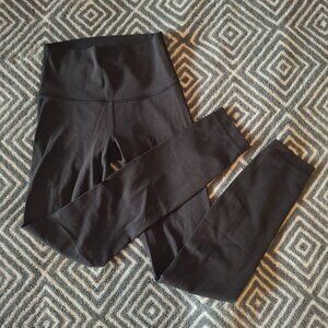 Lululemon Black 26 Inseam Leggings Sz 2 Hidden Waistband Pocket Sz 2